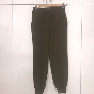 Wilfred Dressy joggers